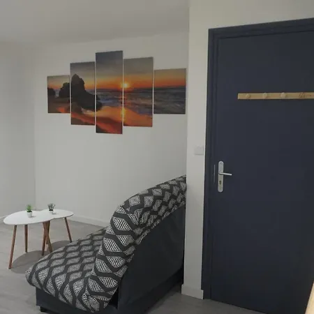 Appartement Grand T2 Jardin Wifi Parking Proche Gare à Saint-Quentin  Extérieur photo